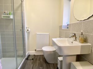 Master En-suite- click for photo gallery